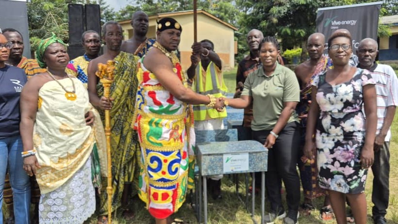 Chief of Breman Fosuansa, Nana Okwan III receiving the donated school desks on behalf of the school.