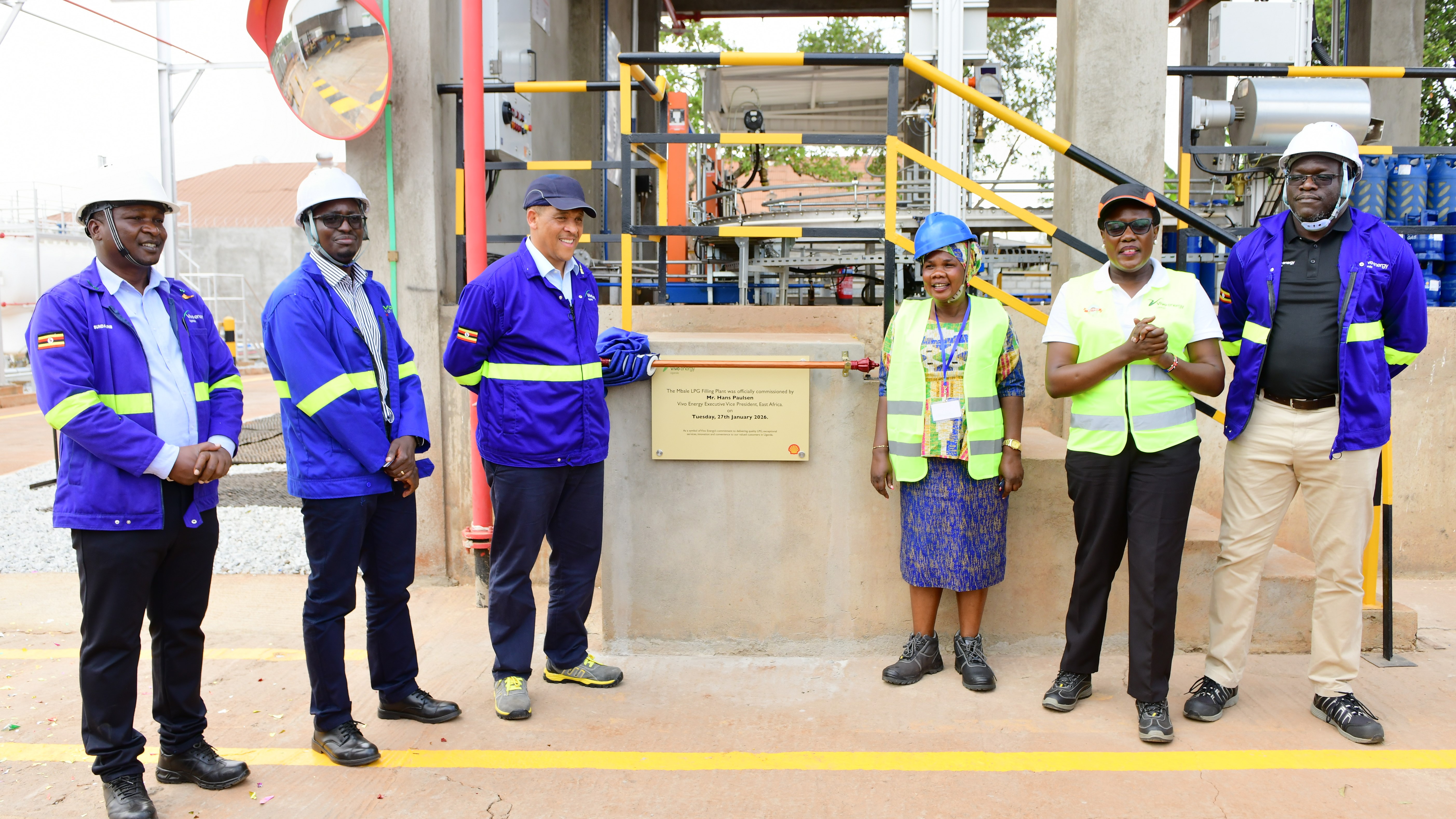 Vivo Energy EVP (East), Hans Paulsen and the Mbale City Deputy Mayor, Her Worship Harriet Kakayi officially commission the Mbale LPG Filling Plant with Vivo Energy Uganda MD, Joanita Menya and officials